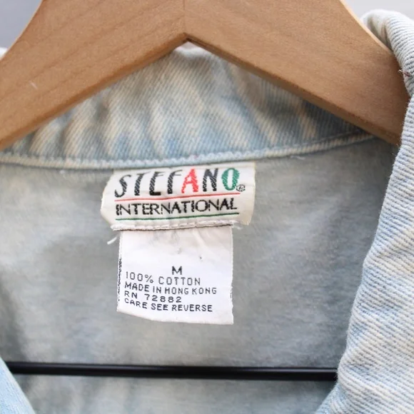 Vintage Stefano International Light Denim Wash Cropped Jacket w/ Heart Buttons - Picture 4 of 6